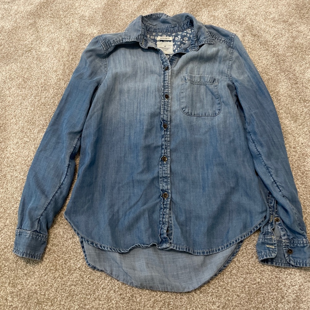 American Eagle chambray Shirt, Small
